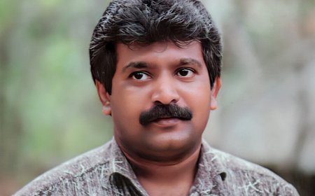 தமிழீழத் தேசியத் தலைவர்